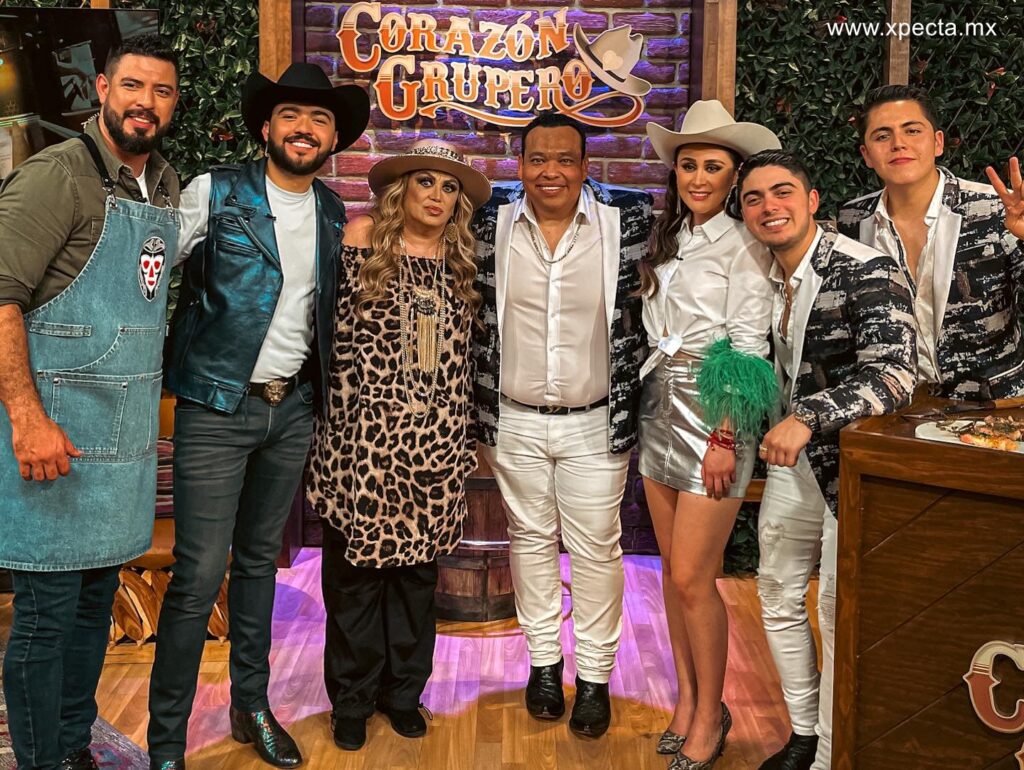 Foto de Banda Los Sebastianes en corazón grupero