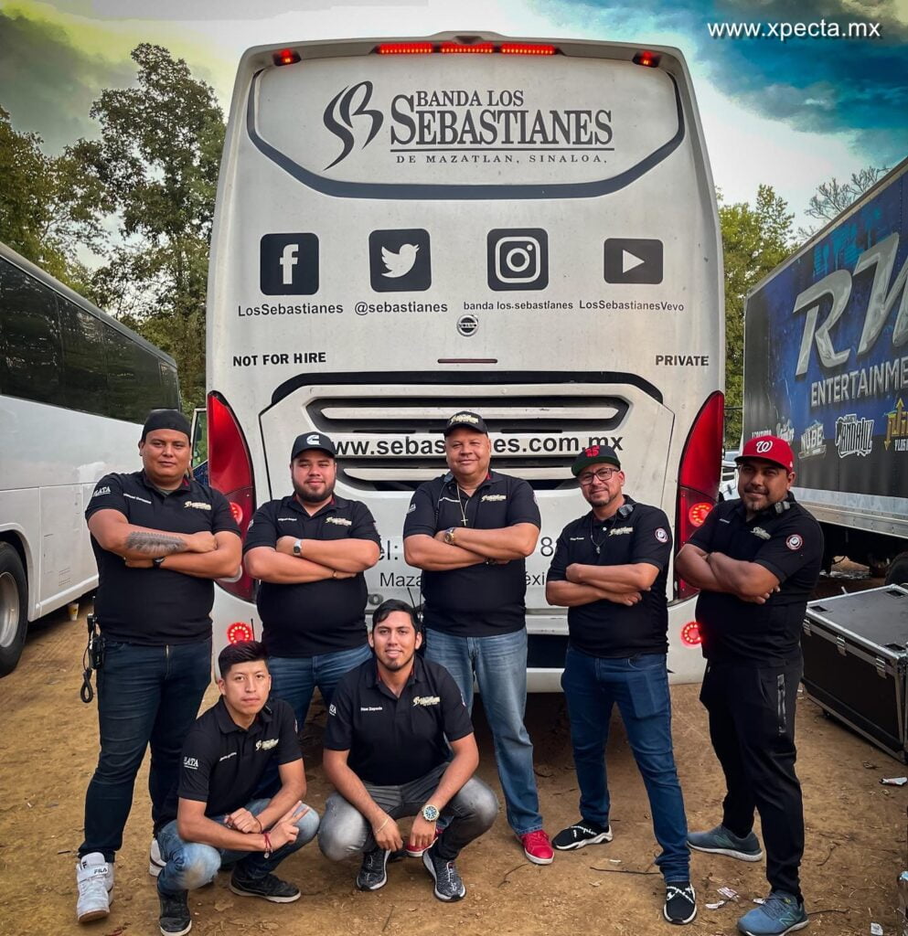 Foto de Banda Los Sebastianes, Autobus